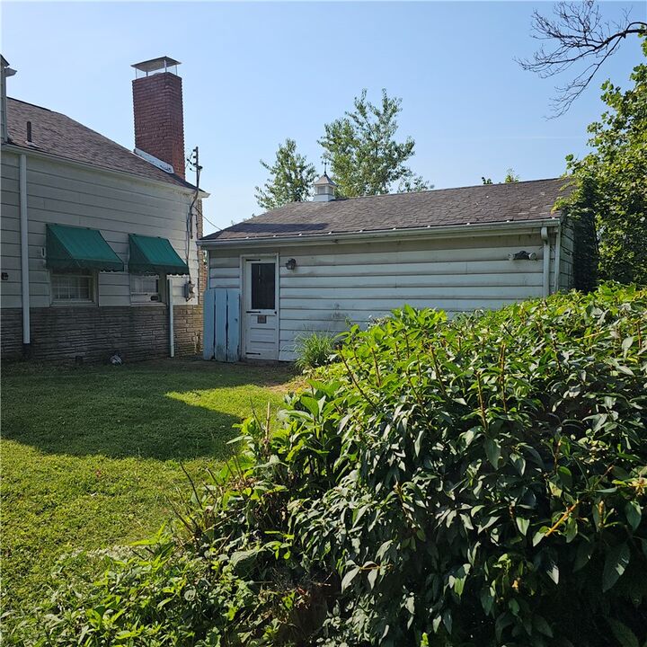 Property Photo: 1311 Ridge Road PA 15003