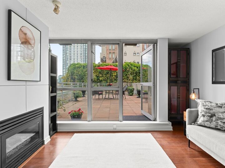 Property Photo:  1238 Richards Street  BC V6B 6M6 