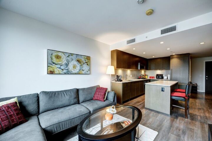 Property Photo:  125 E 14th Street 908  BC V7L 0E6 