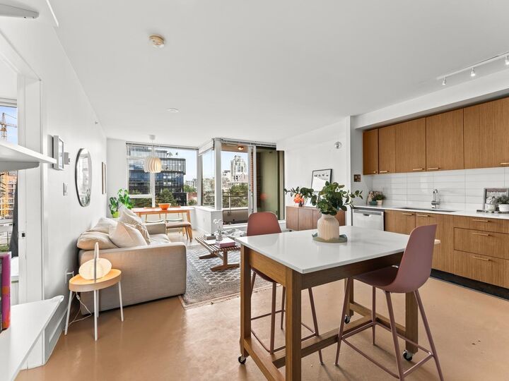 Property Photo:  221 Union Street 715  BC V6A 0B4 