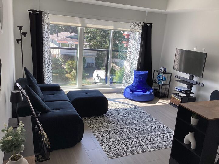 Property Photo:  2277 Hawthorne Avenue 303  BC V3C 1W7 