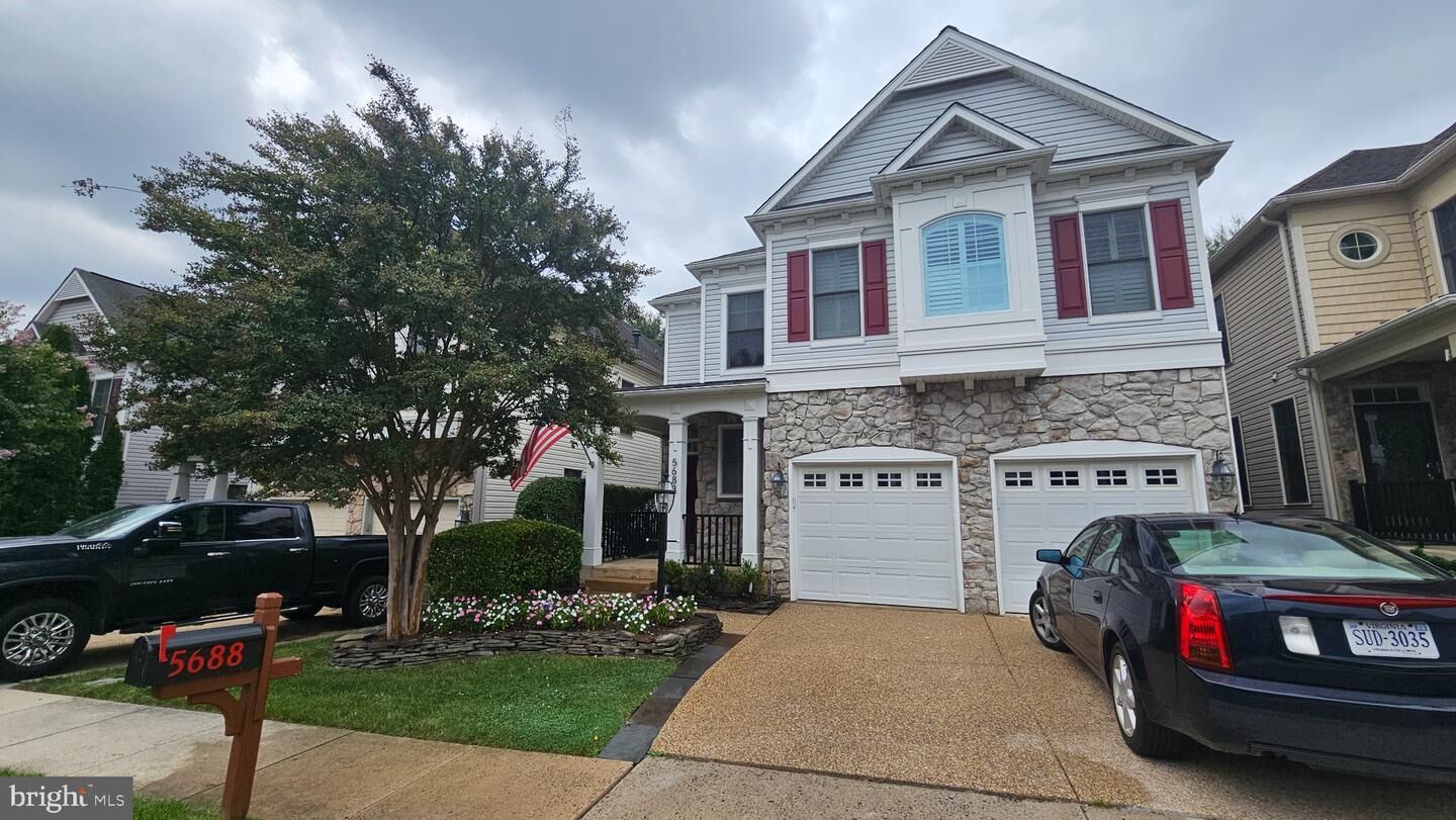 Property Photo:  5688 Tower Hill Circle  VA 22315 