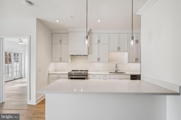 Property Photo: 106 Annapolis Street 202 MD 21401