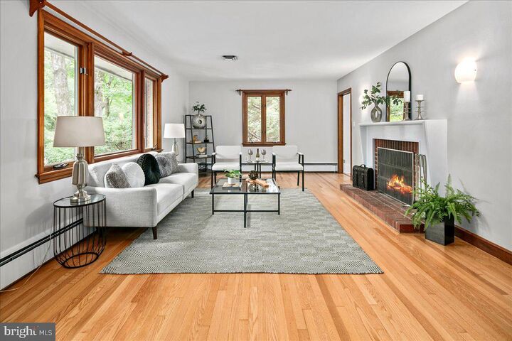 Property Photo:  2425 N Taylor Street  VA 22207 