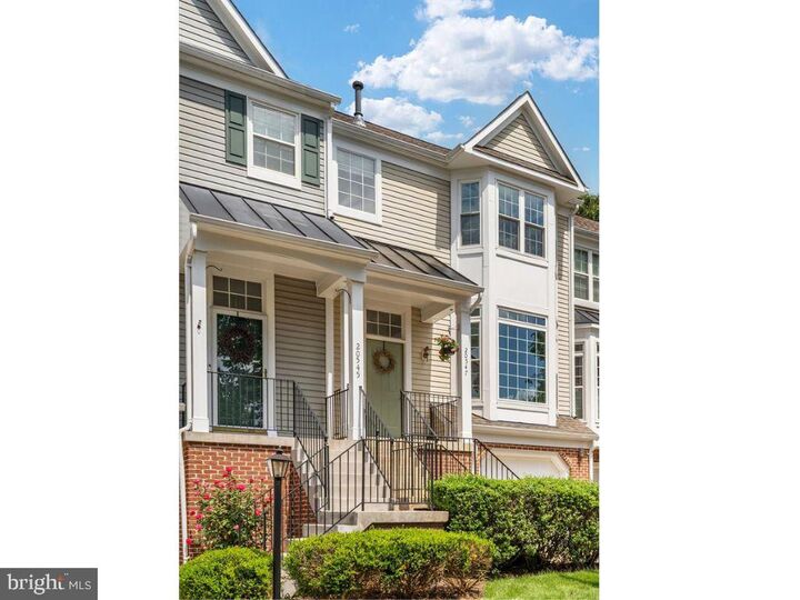 Property Photo:  20547 Warburton Bay Square 37  VA 20165 