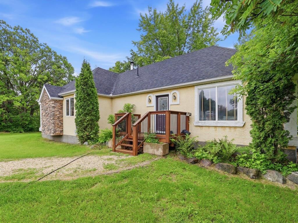 Property Photo: 29126 Pth 12 Highway MB R5G 1M5