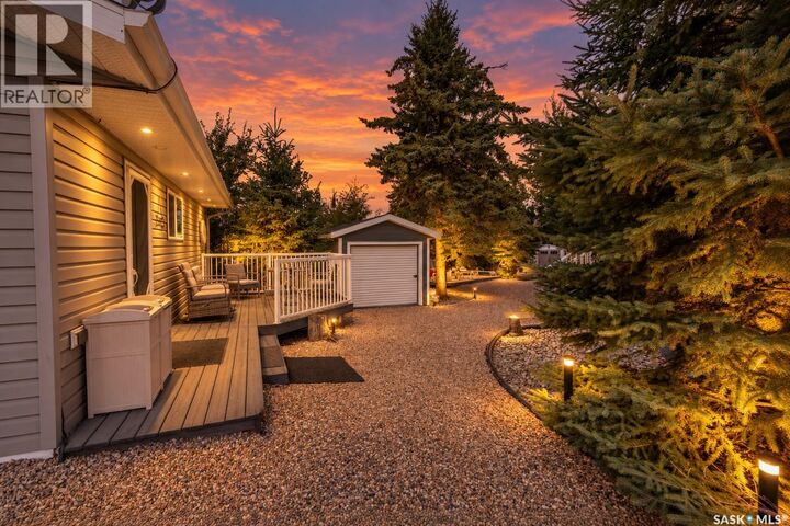 Property Photo:  404 Ash Avenue  SK S0M 1A0 