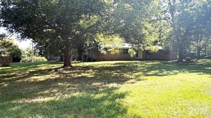 Property Photo:  1515 Pleasant Plains Road  NC 28105 