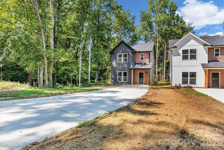 Property Photo: 112 N Yadkin Avenue NC 28159