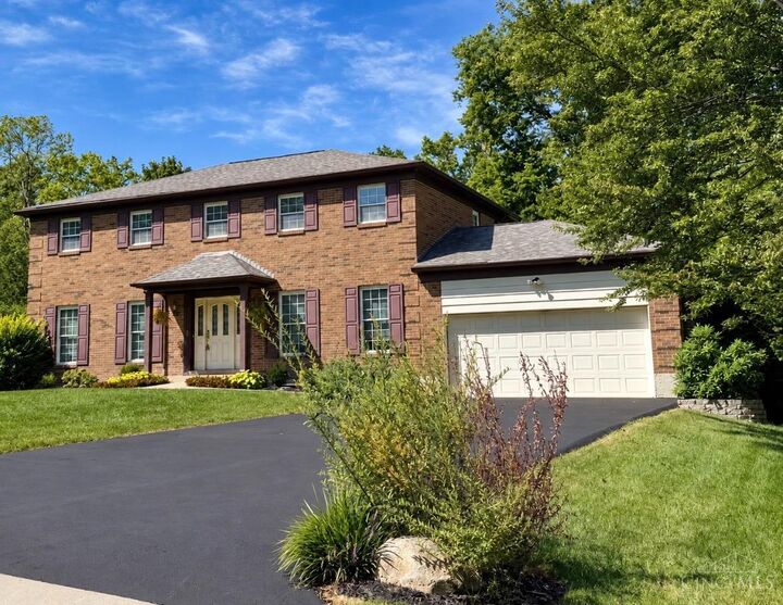 Property Photo: 2331 Donnington Lane OH 45244