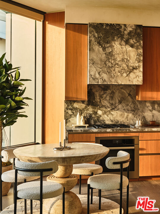 Property Photo: 211 W Elm Ct, Unit 14C CA 90067