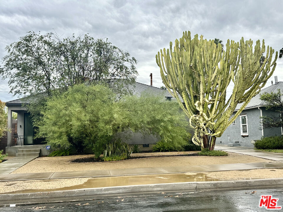 Property Photo:  3558 S Muirfield Rd  CA 90016 