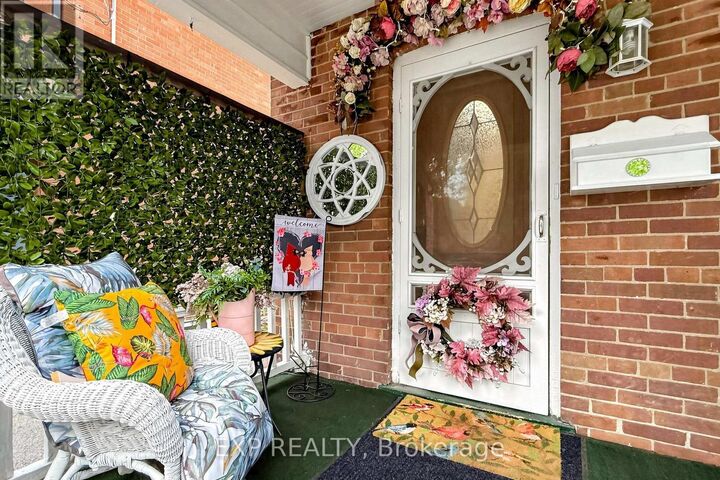 Property Photo:  28 Simcoe Street  ON K9V 2G4 