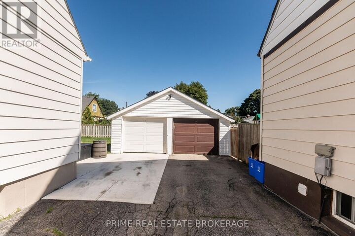 Property Photo:  8 Pine Street  ON N5R 1L9 