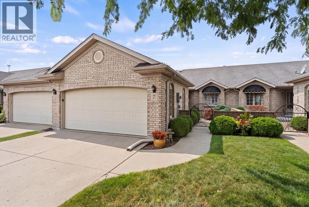 Property Photo:  7 Cherokee Lane  ON N8H 5H8 