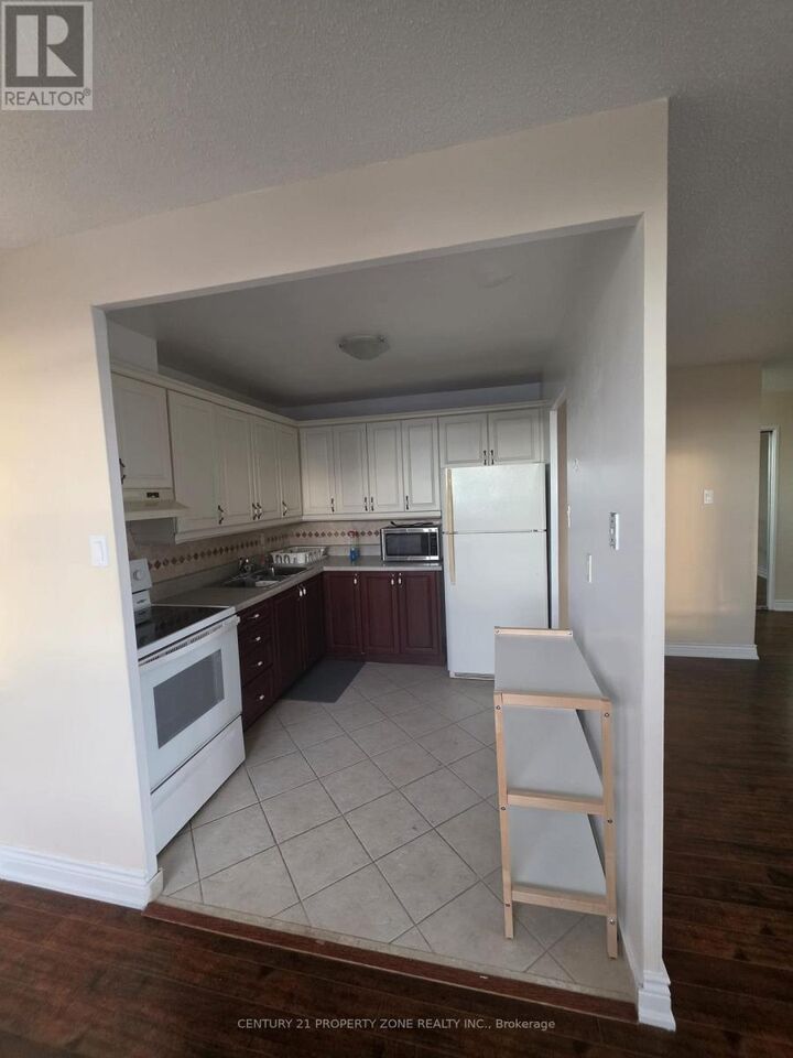 Property Photo:  2345 Confederation Parkway 1103  ON L5B 2H3 