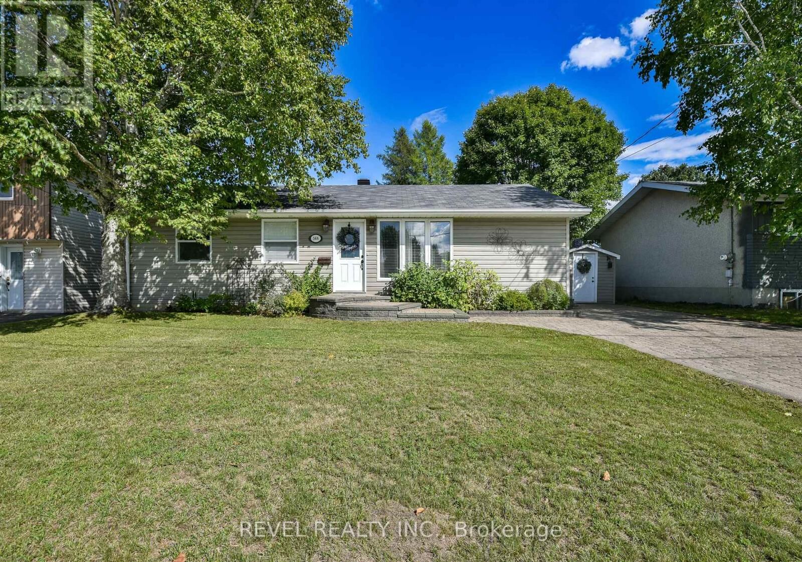 Property Photo:  568 Tamarack Street  ON P4N 6R9 