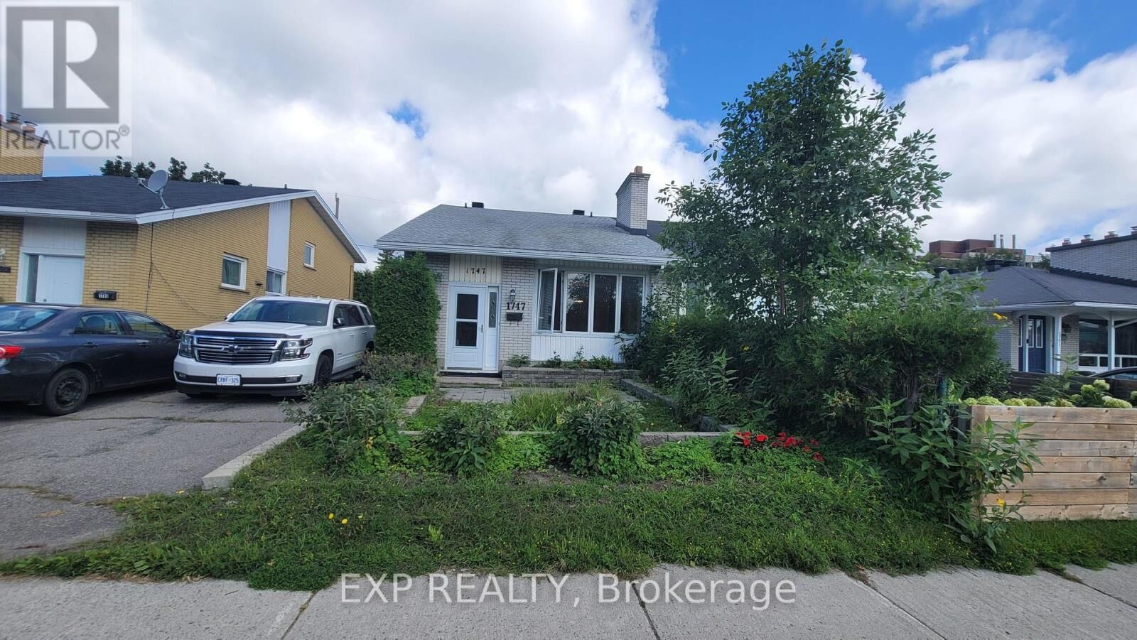 Property Photo:  1747 Heron Road  ON K1V 6A2 