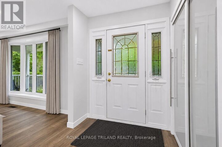 Property Photo: 81 Wakefield Crescent ON N5X 1Z6