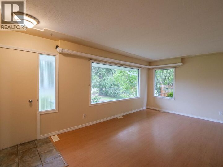 Property Photo:  1802 Poplar Avenue  BC V2J 3Z5 