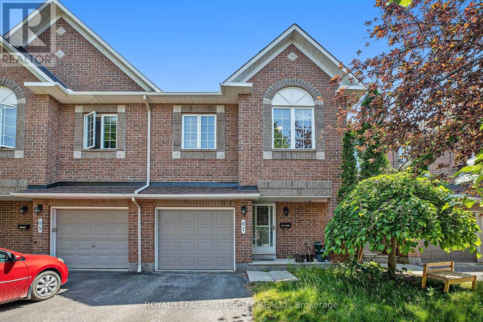 Property Photo:  67 Landover Crescent  ON K2M 2W4 