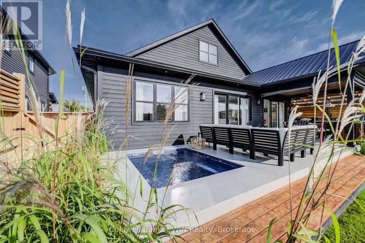 Property Photo:  420 Wellington Street East  ON N0G 2L4 