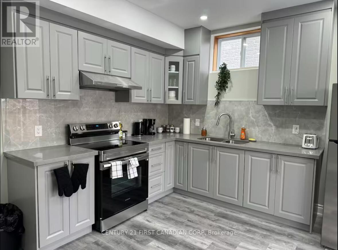 Property Photo: 2619 Sheffield Boulevard ON N6M 0G4