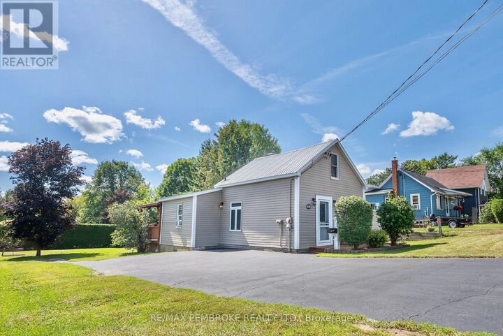 Property Photo:  628 Perth Street  ON K8A 6C1 