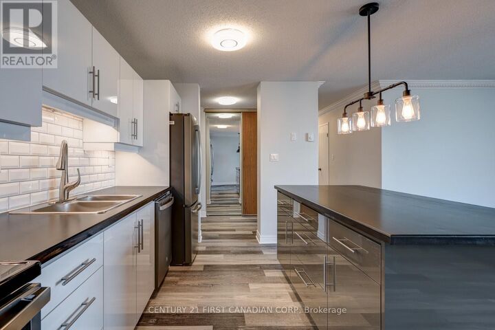 Property Photo: 45 Pond Mills Road 1014 ON N5Z 4W5