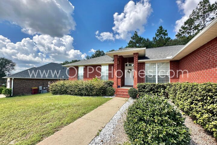 Property Photo:  653 Territory Lane  FL 32536 
