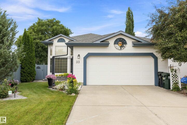 Property Photo:  33 Dorian Way  AB T8H 1Y2 