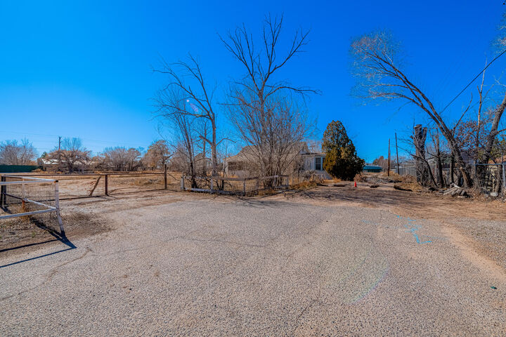 Property Photo:  520 Sandia View Road NW  NM 87107 