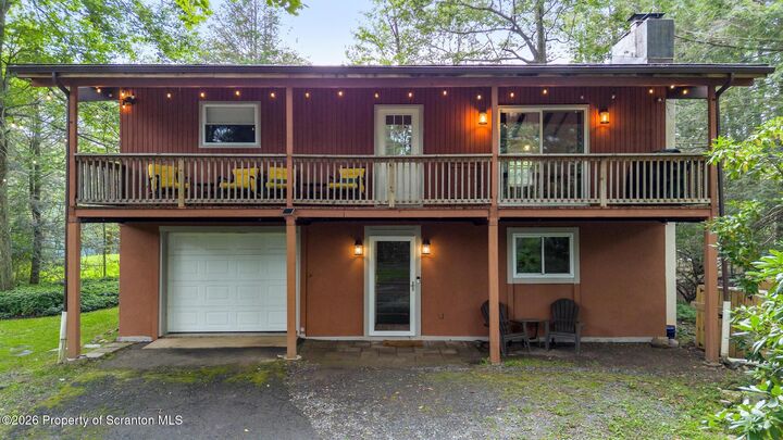 Property Photo:  605 Quail Lane  PA 18466 