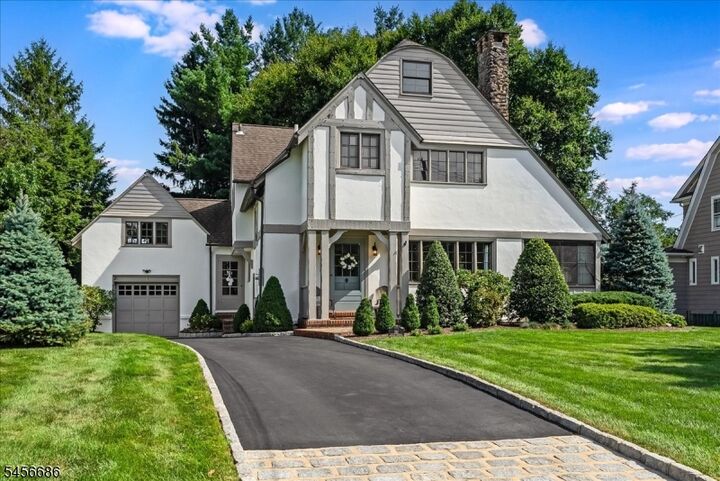 Property Photo:  251 Tuttle Pkwy  NJ 07090 