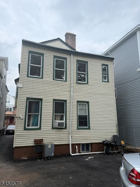 Property Photo:  196 Amherst St 2  NJ 07018 