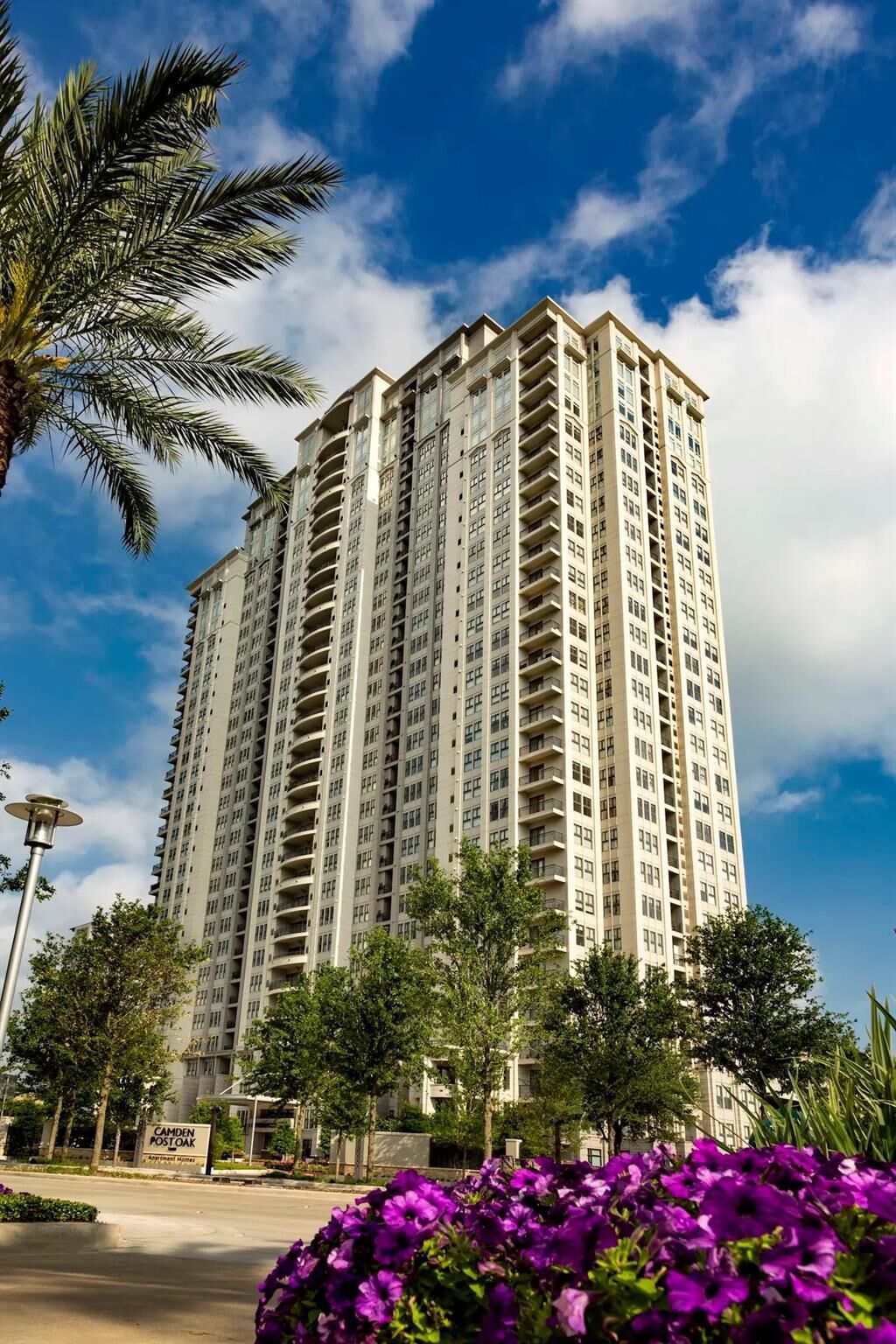 Property Photo:  1200 Post Oak Boulevard 504  TX 77056 