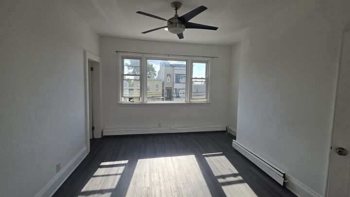 Property Photo:  176 Bartholdi Ave 2  NJ 07305 