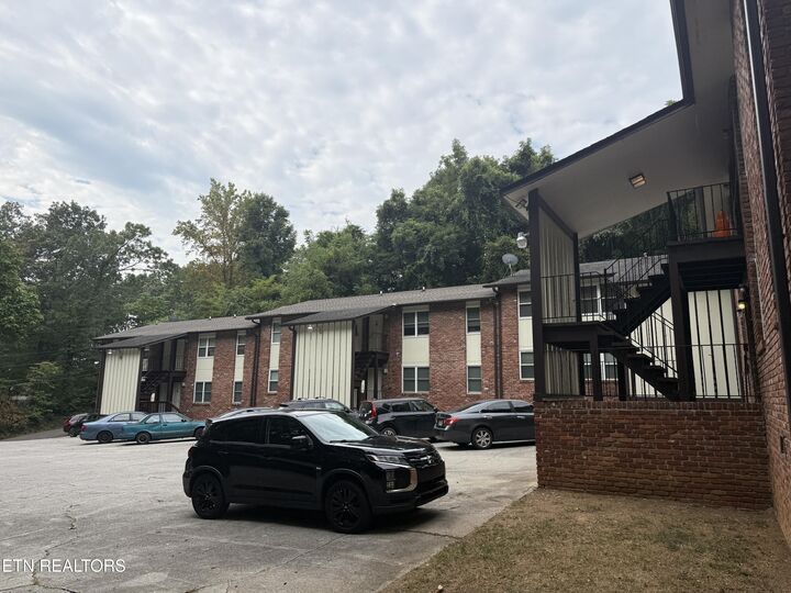 Property Photo: 5525 Jacksboro Pike TN 37918
