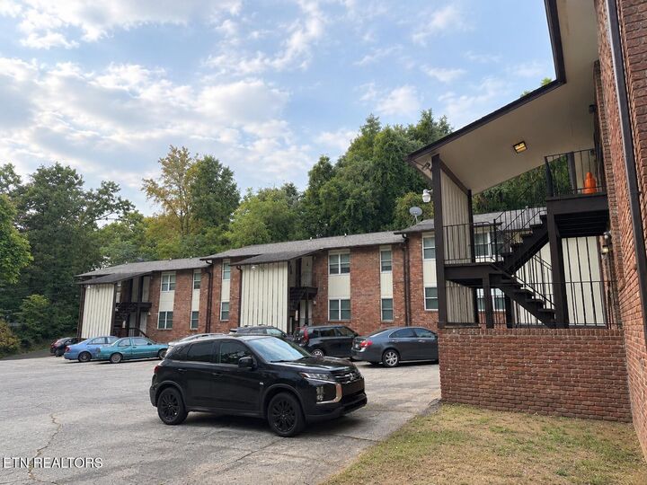 Property Photo: 5525 Jacksboro Pike TN 37918
