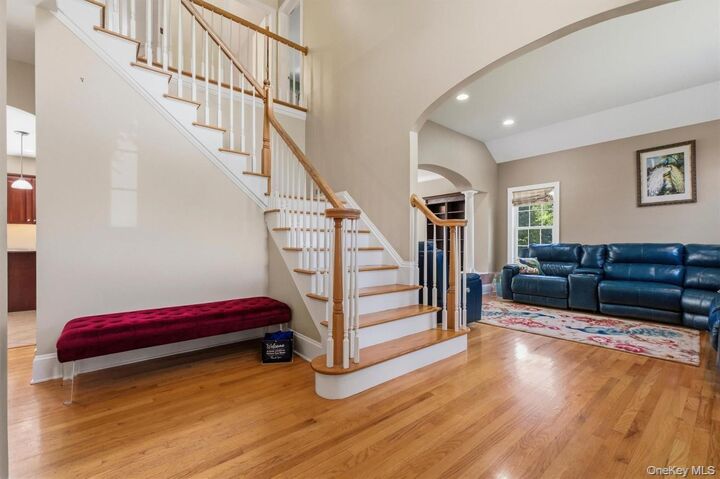 Property Photo:  17 Arbor Court  NY 12603 