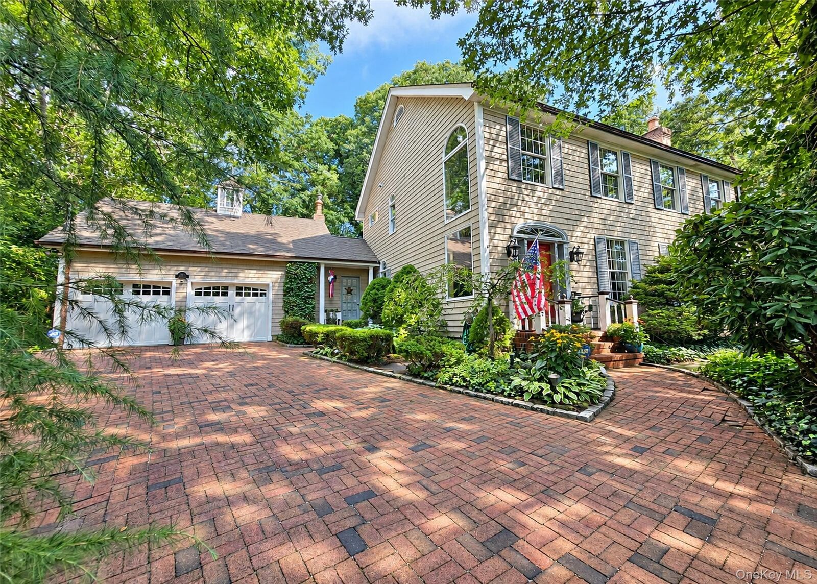 Property Photo:  259 Astor Drive  NY 11782 