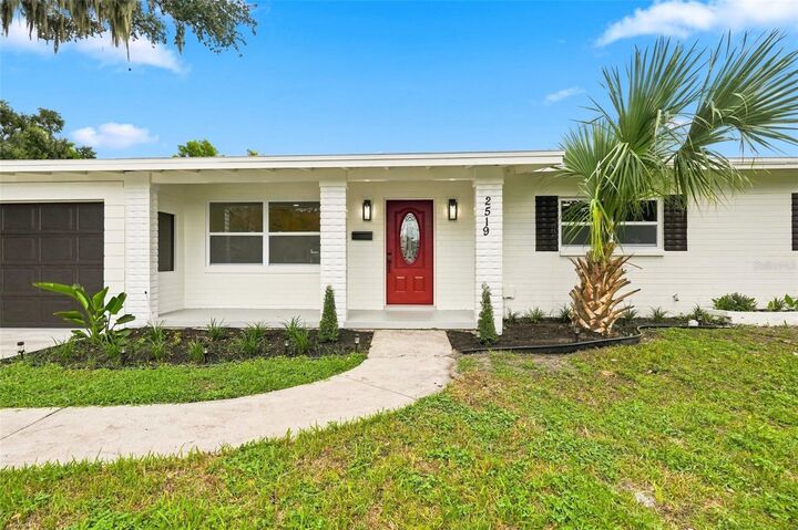 Property Photo:  2519 Overlake Avenue  FL 32806 