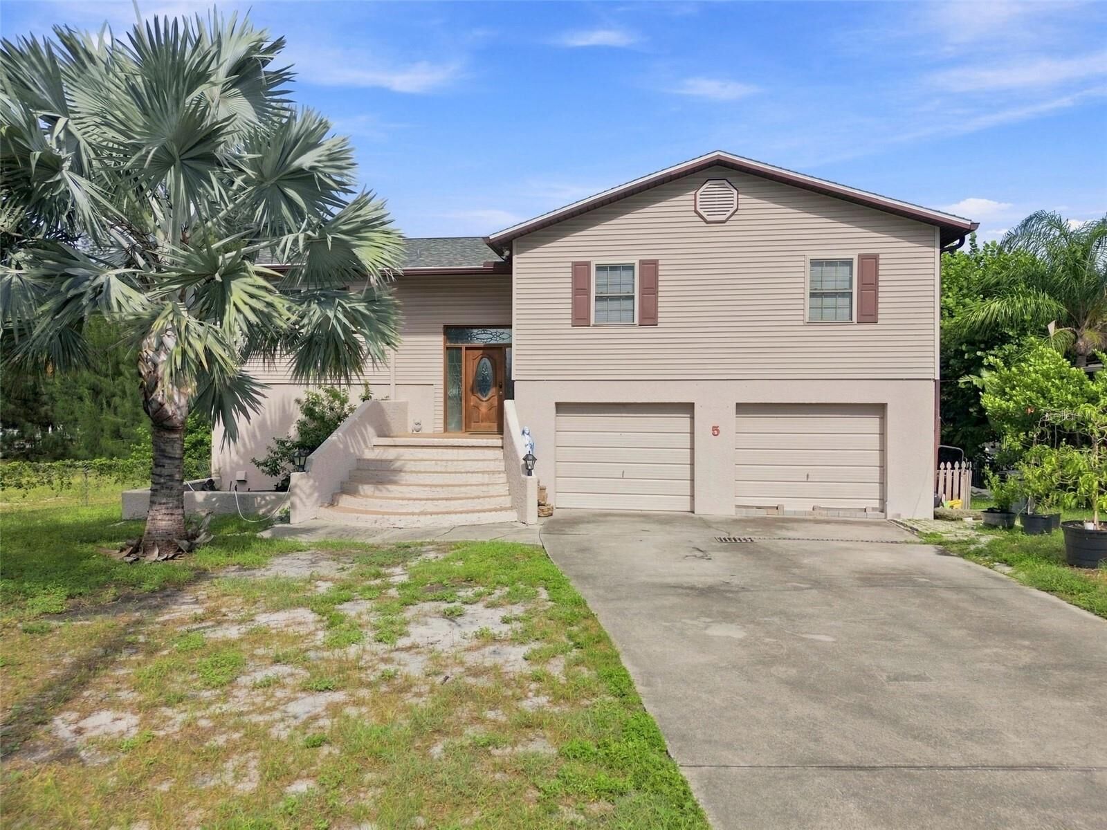 Property Photo:  5 Venetian Court  FL 34689 