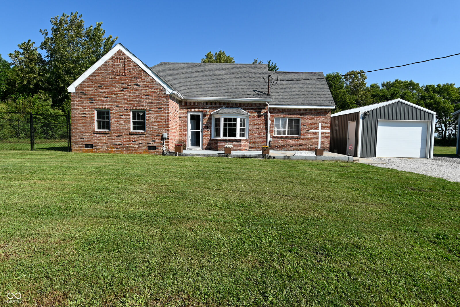 Property Photo:  1196 E County Road 500 N  IN 46122 