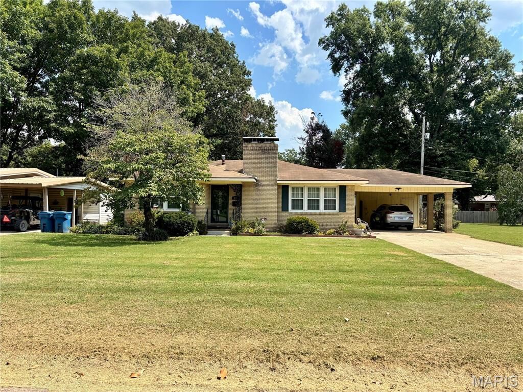 Property Photo: 301 Wellborn Road MO 63845