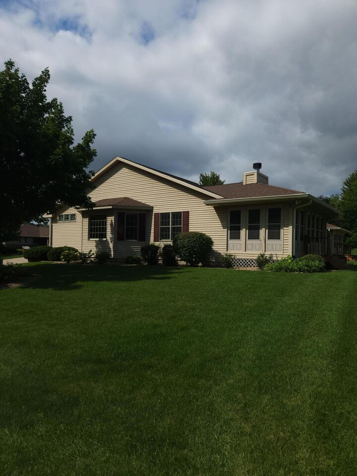 Property Photo:  N66w15400 Raven Way Dr  WI 53051 