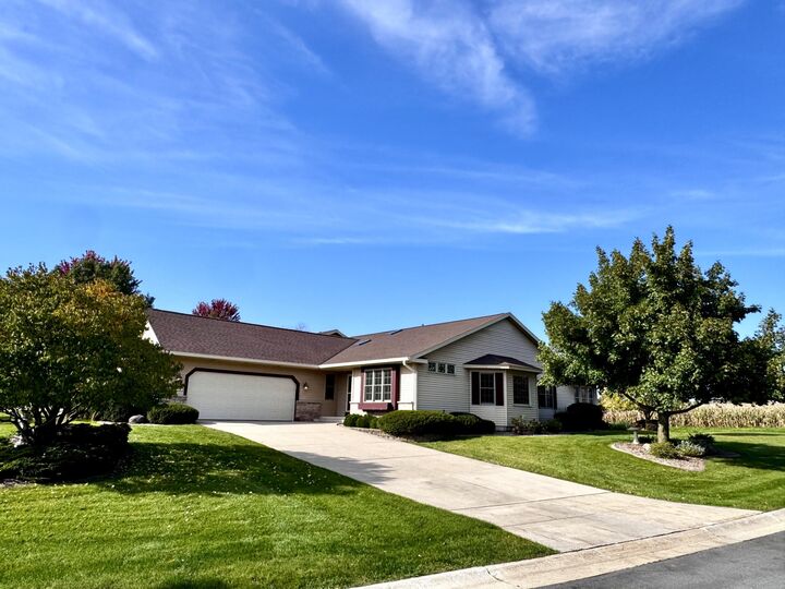 Property Photo: N66w15400 Raven Way Dr WI 53051