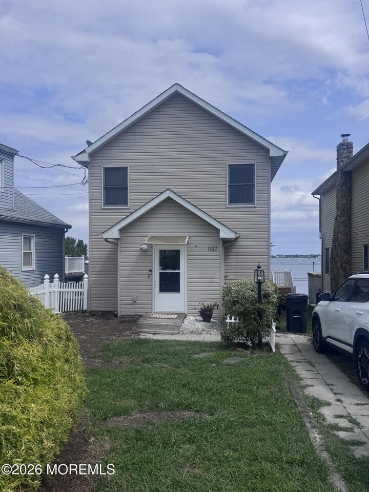 Property Photo:  1137 Woodmere Drive  NJ 07735 