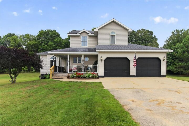 Property Photo:  4512 Traxton Drive  MI 49421 