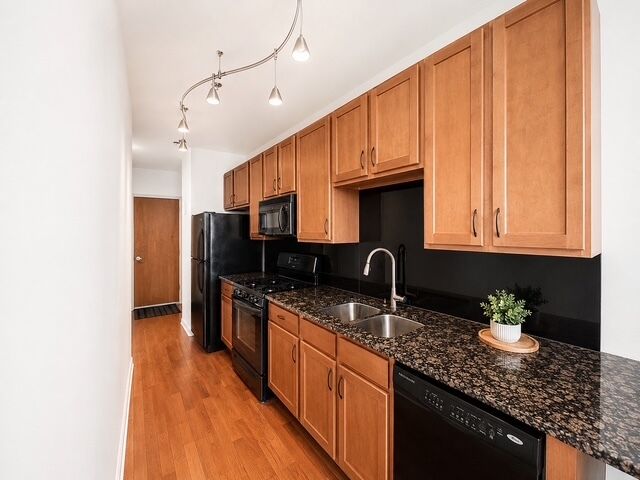 Property Photo: 210 S Desplaines Street IL 60661